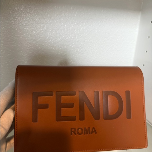Fendi Embossed BAG - Picture 2 of 6